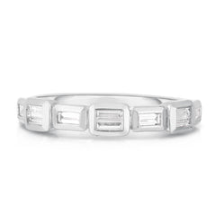 2-to-1 Baguette Diamond Ring, 14k white gold, 0.3 carats - URBAETIS Fine Jewelry