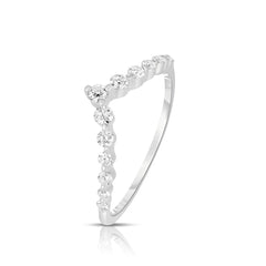 Graduated Diamond Single Prong V Ring, 14k white gold, side view - URBAETIS Fine Jewelry