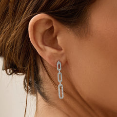 Diamond Link Link Earrings, 14k white gold, 1.1 carats - URBAETIS Fine Jewelry
