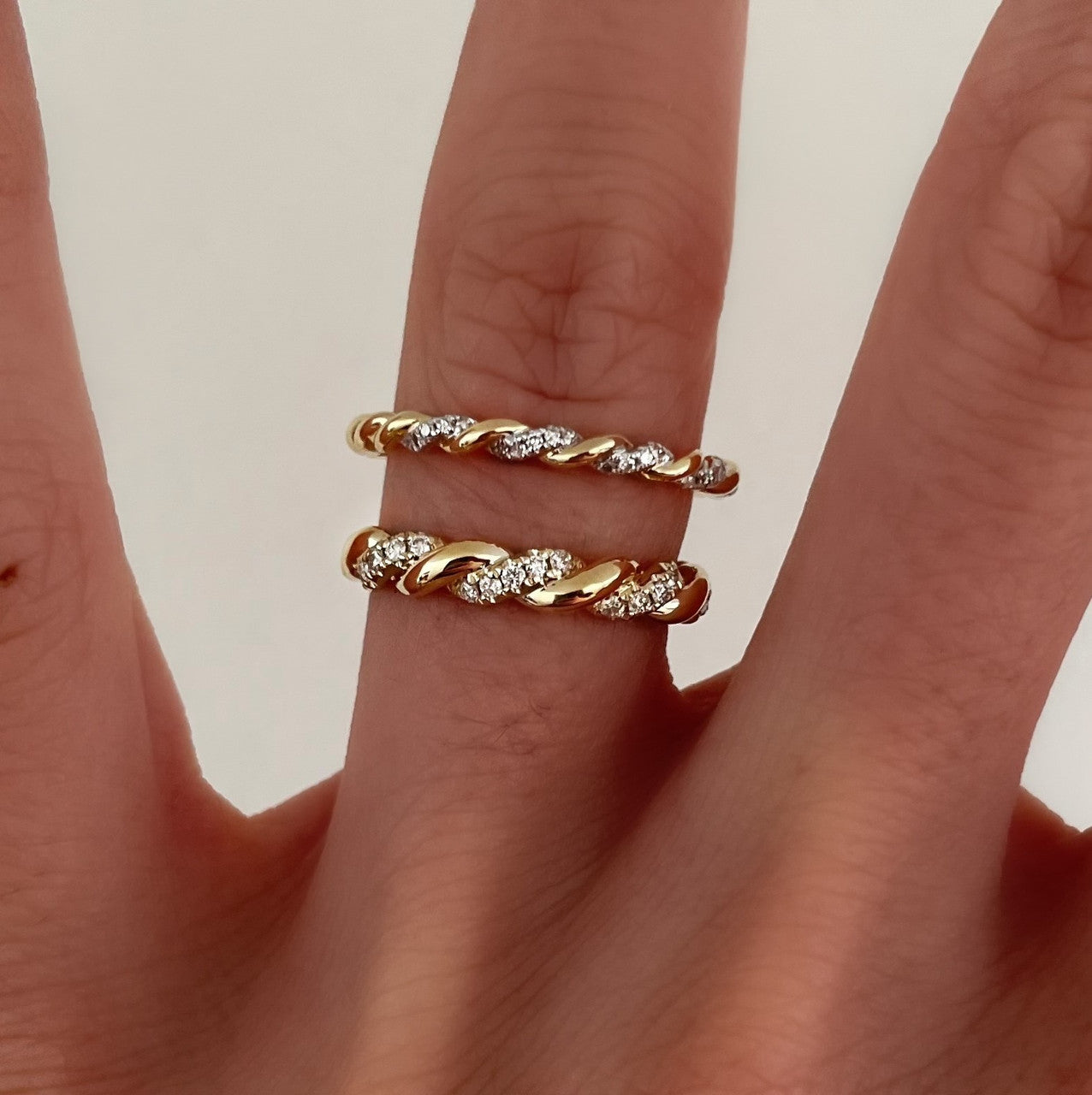 Twisted Gold and Diamond Ring, 14k yellow gold - URBAETIS Fine Jewelry