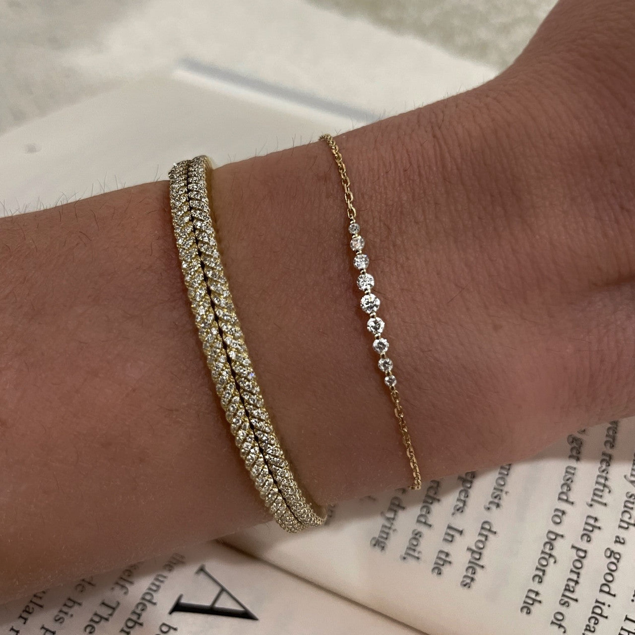 Graduated Diamond Single Prong Bracelet, 14k  Yellow gold- URBAETIS Fine Jewelry