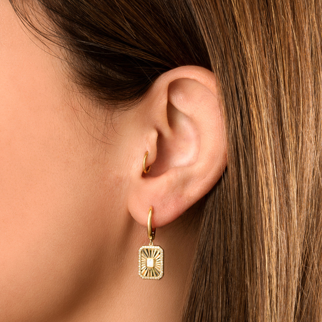 Fluted Baguette and Pave Diamond Earrings, 14k yellow gold, 0.31 carats - URBAETIS Fine Jewelry