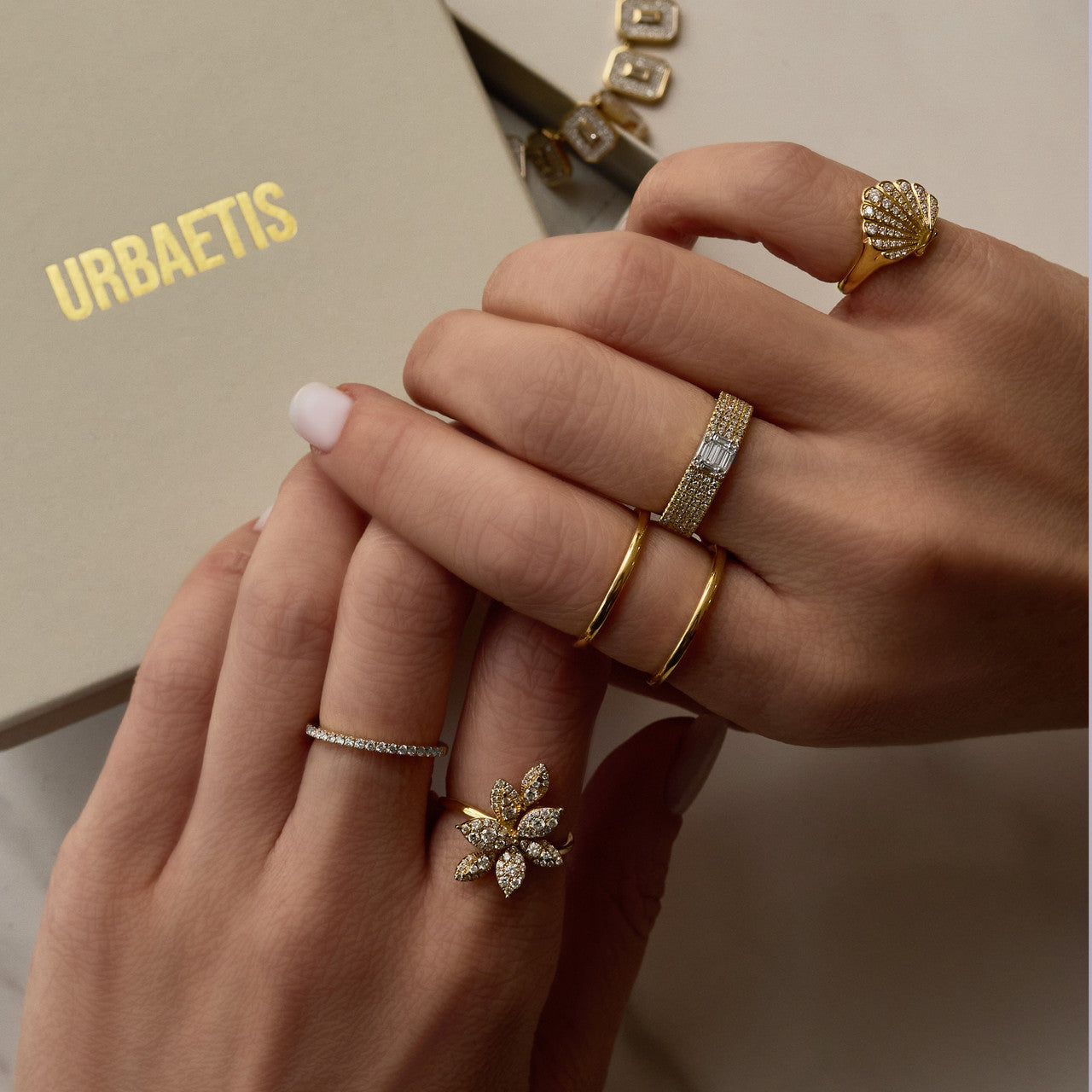 Diamond Shell Signet Ring, 14K Yellow gold- URBAETIS Fine Jewelry