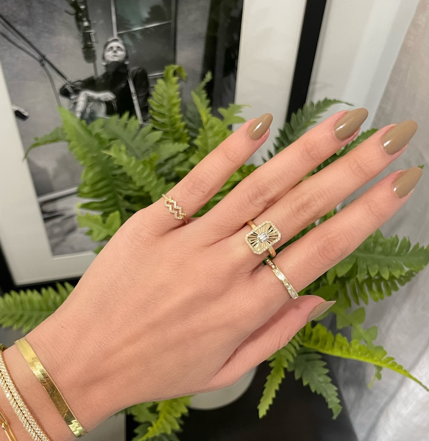 Fluted Baguette and Pave Diamond Ring, 14k yellow gold, 0.2 carats - URBAETIS Fine Jewelry