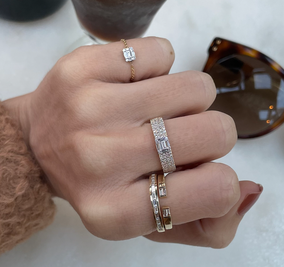 Channel Set Baguette Diamond Ring, 14k yellow gold - URBAETIS Fine Jewelry