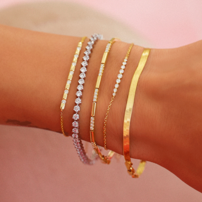 Herringbone Bracelet, 14k yellow gold, 2.8mm width, 7" length - URBAETIS Fine Jewelry