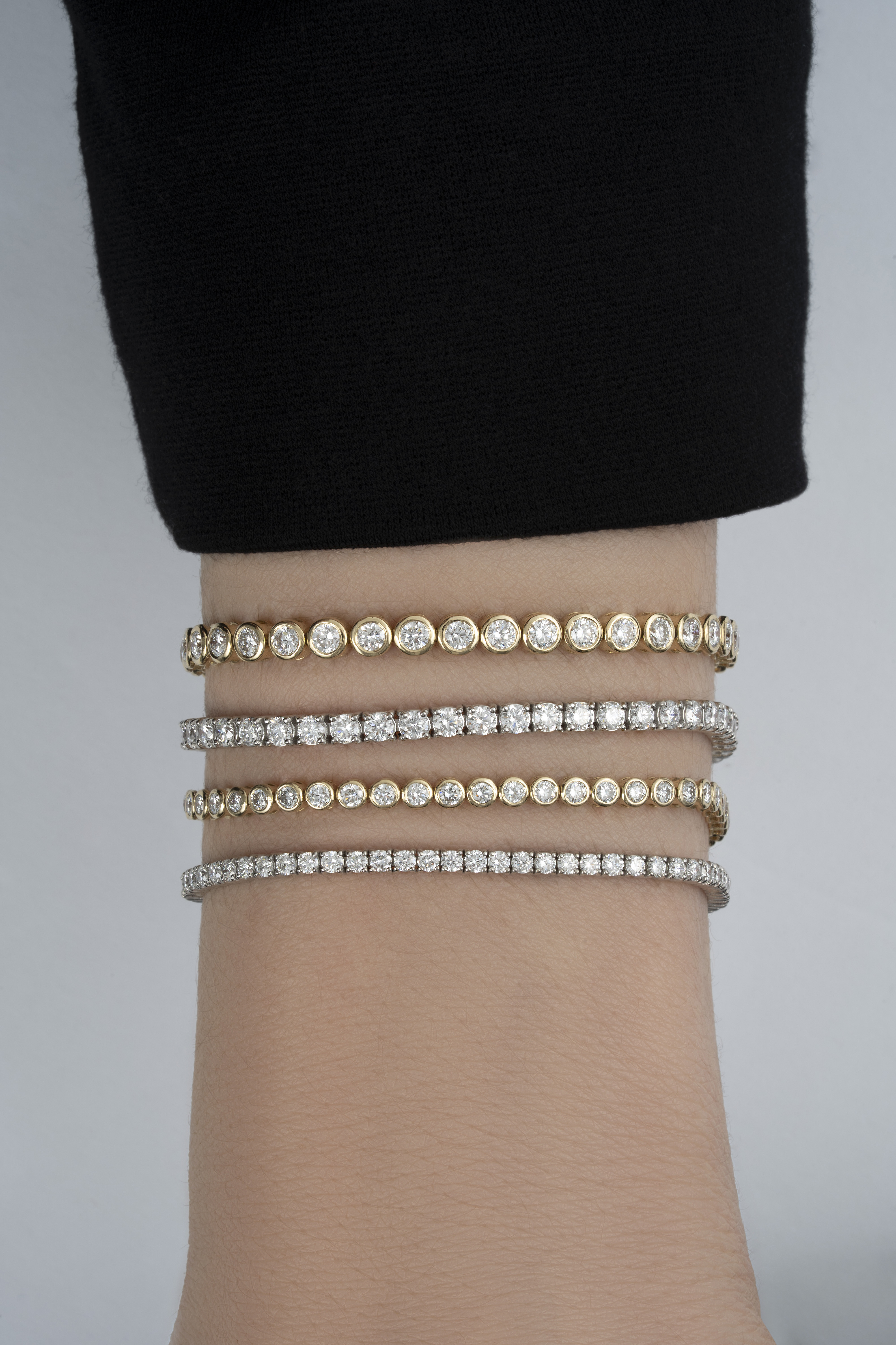 3 and 5 carat bezel set bracelet vs 4 prong setting
